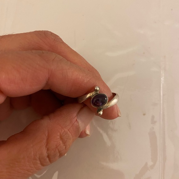 Beautiful 925 Sterling Silver Amethyst Ring Size 6.5 - Picture 2 of 7